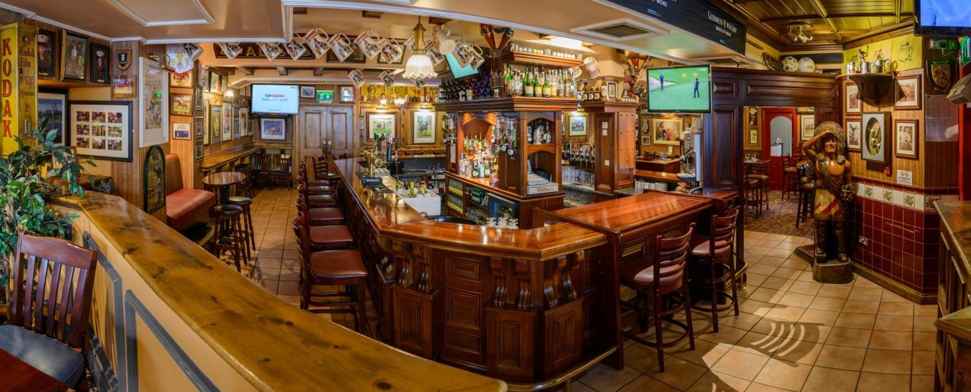 Mcsweeney Arms Hotel Киларни Екстериор снимка